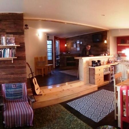 Treehouse Patagonia Hostel Пуерто Наталес Екстериор снимка