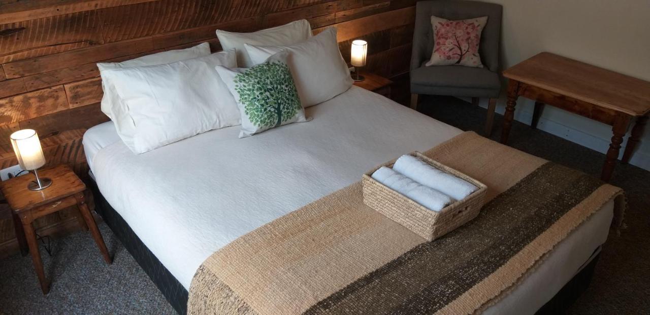 Treehouse Patagonia Hostel Пуерто Наталес Екстериор снимка