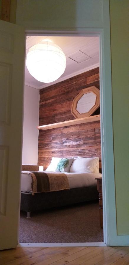 Treehouse Patagonia Hostel Пуерто Наталес Екстериор снимка