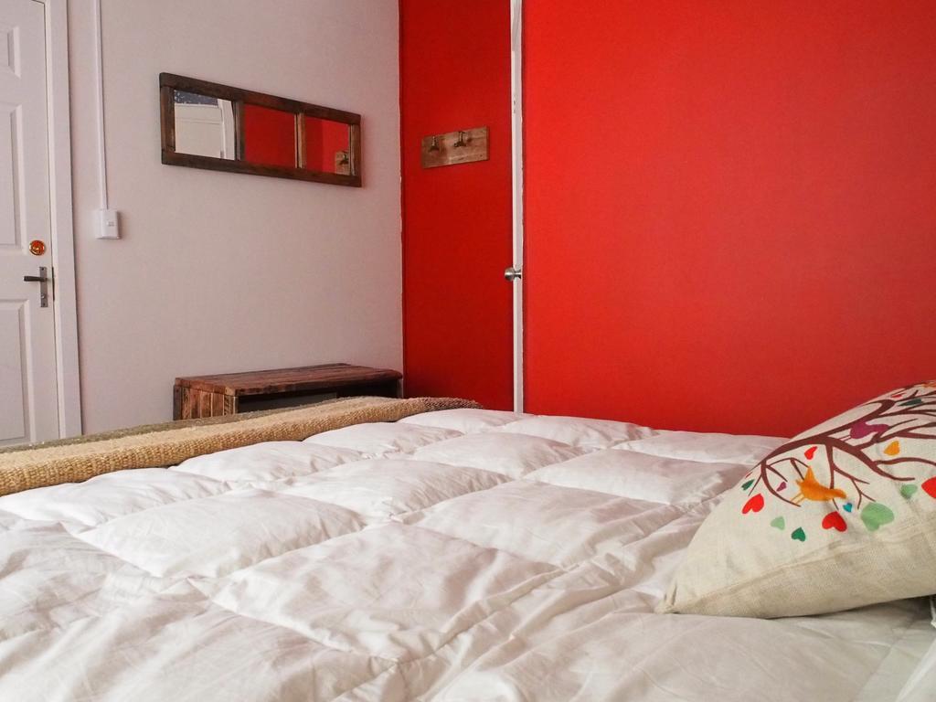Treehouse Patagonia Hostel Пуерто Наталес Екстериор снимка