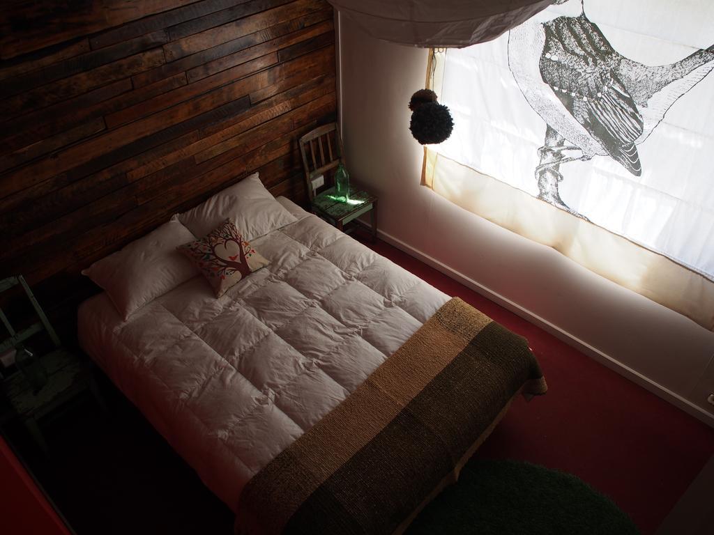 Treehouse Patagonia Hostel Пуерто Наталес Екстериор снимка