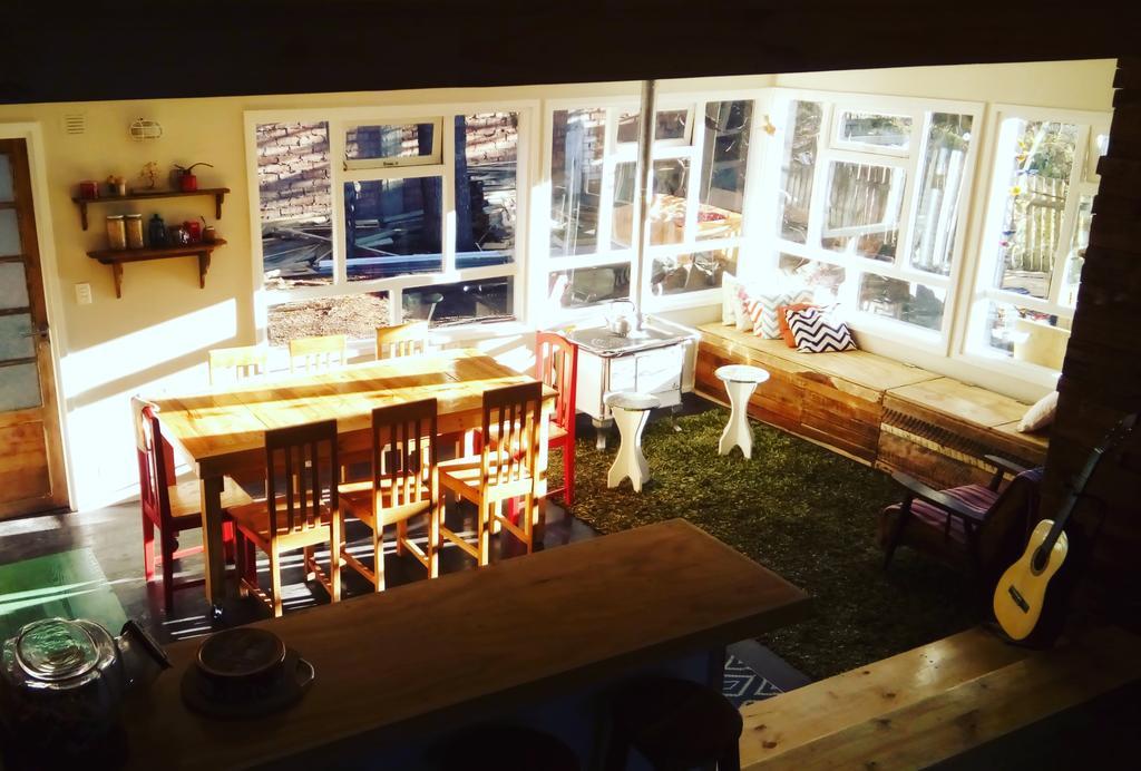 Treehouse Patagonia Hostel Пуерто Наталес Екстериор снимка